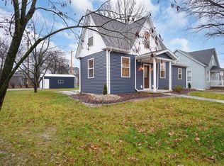 120 E 1st St, Trenton, IL 62293