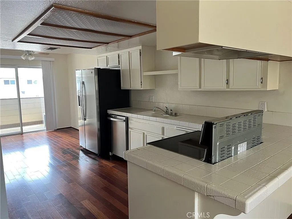 2 bed, 936 sqft, $2,500 — Photo 4