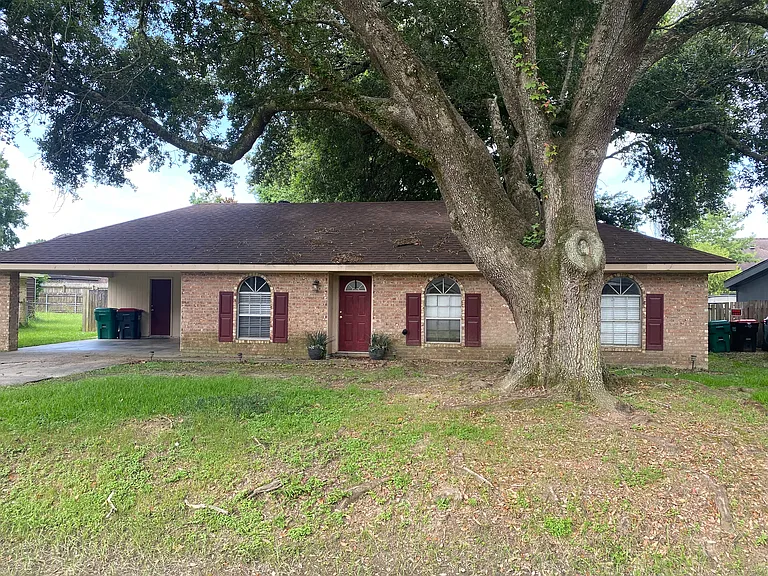 222 Driftwood St — Photo 1