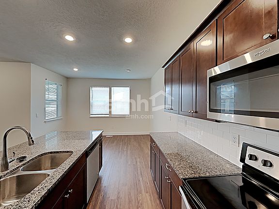 3rd image of 2445 E Tumbleweed Rd