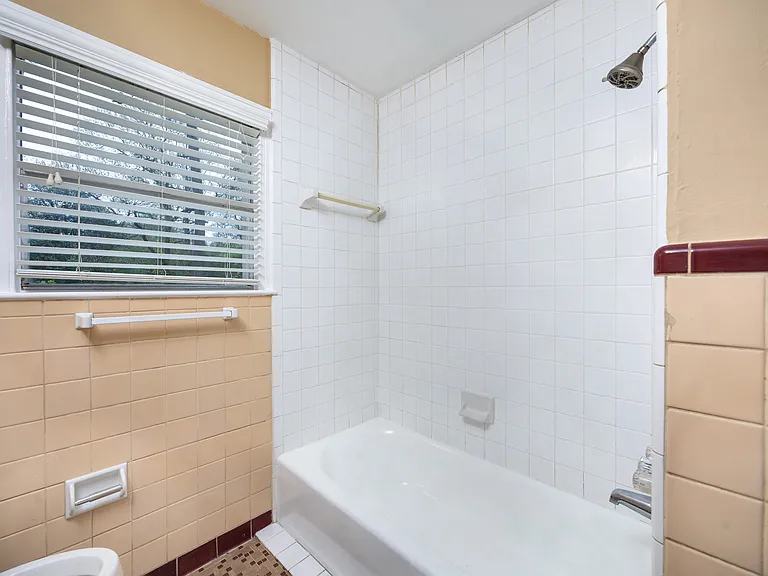 304 Harris Blvd — Photo 7