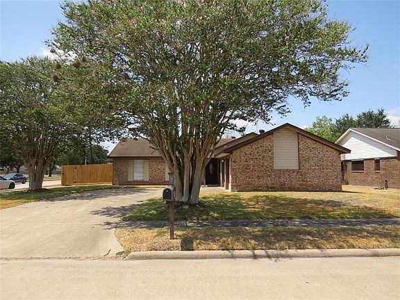 2nd image of 3214 Brookwood Ct