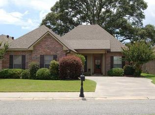 1008 Southlake Cir, Youngsville, LA 70592