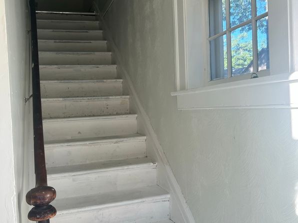 28 Lake St APT 2
