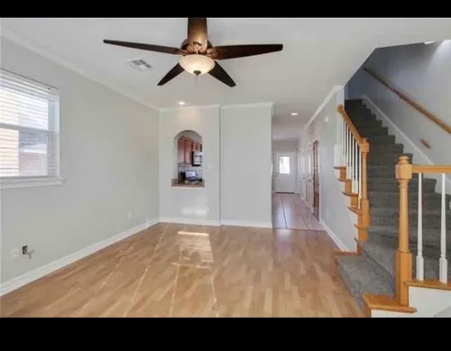 37A Brandon Hall St Photo 1