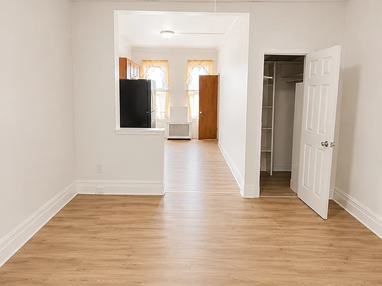 7106 67th Pl #3L — Photo 2