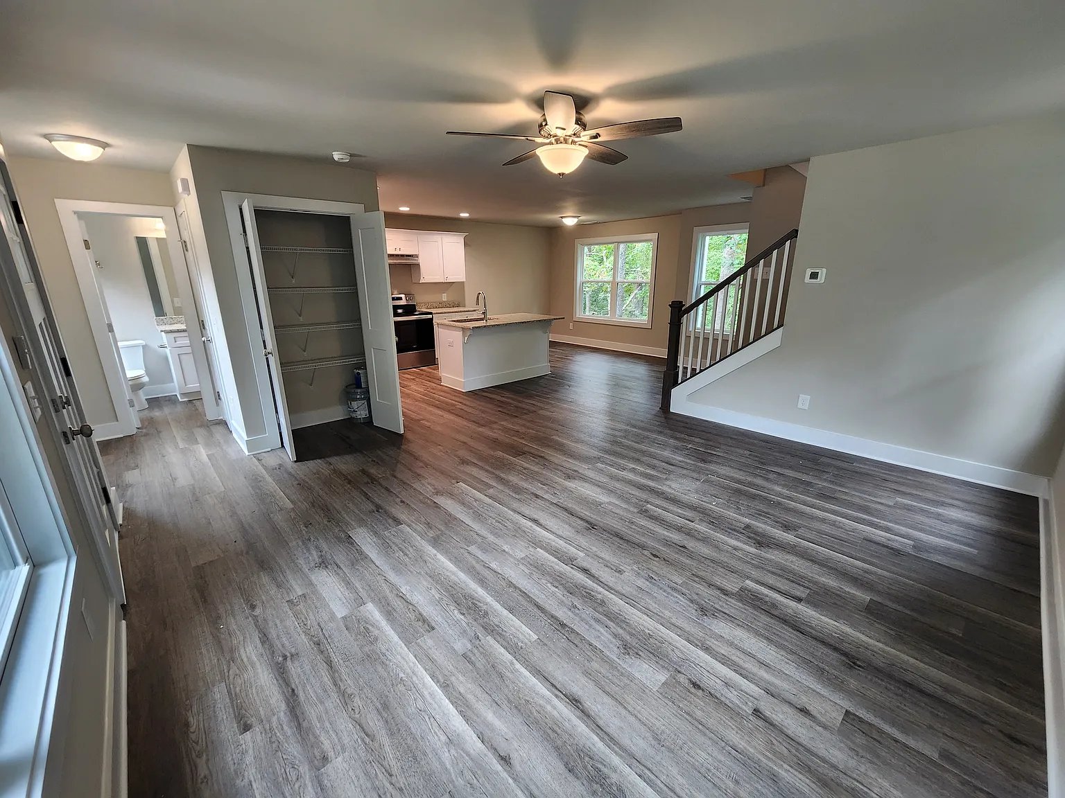 2 bed, 2.5 bath, 1300 sqft, $2,075 — Photo 4