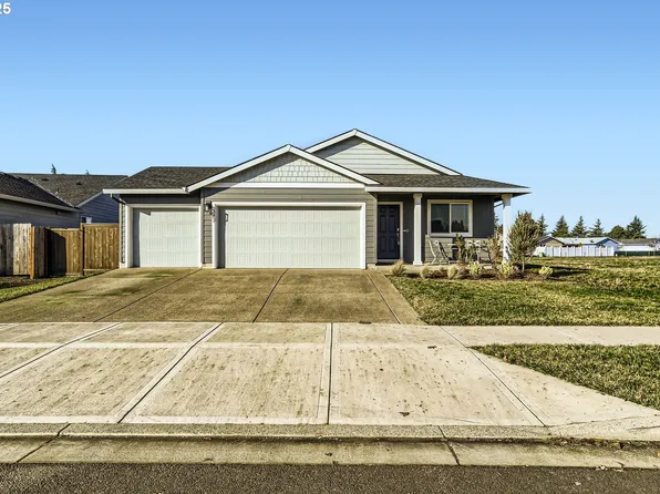 387 Killian Spring Dr, Woodburn, OR 97071