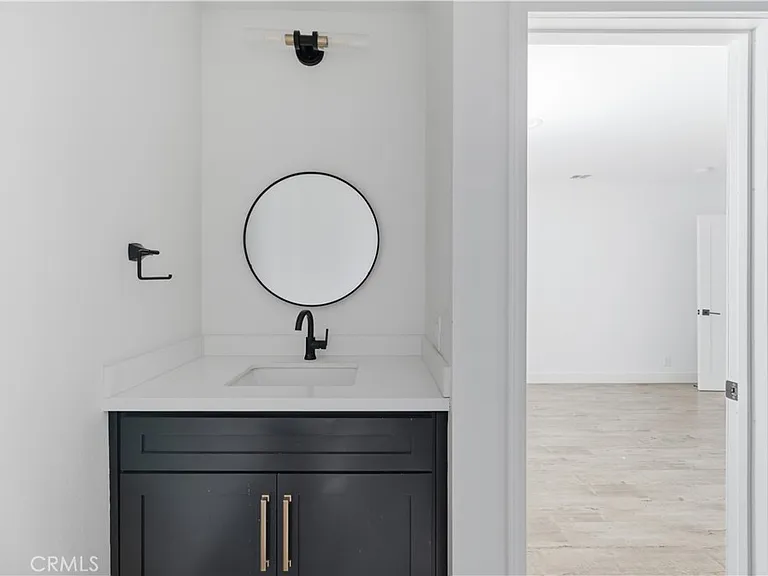2311 Valencia St — Photo 16