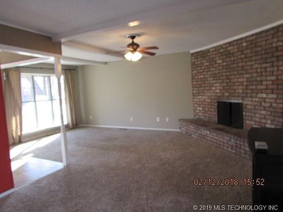 4th image of 1023 E Teresa Ave