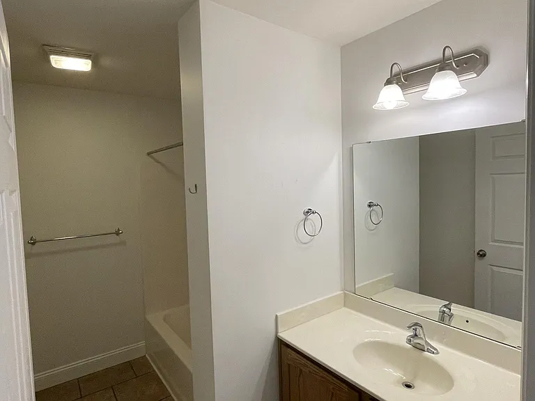 62 Branning St #B — Photo 8