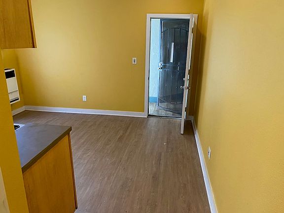 4th image of 327 W 45th St APT 3