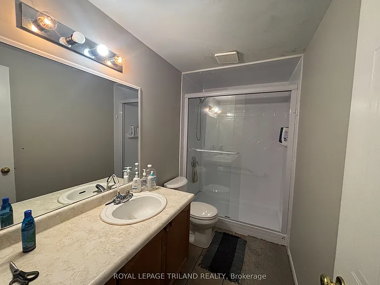 511 Admiral Dr #17 — Photo 10