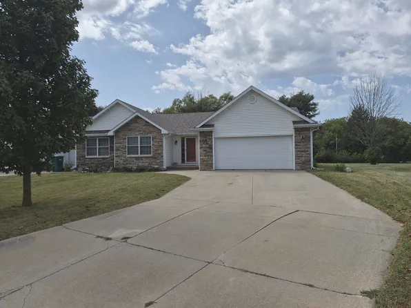 1018 N 3rd Ave, Winterset, IA 50273