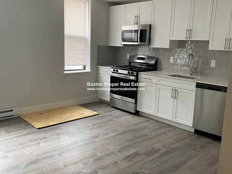 81 Park Dr #C — Photo 1