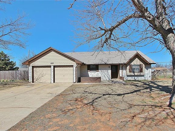 2nd image of 1033 S Meadow Ln