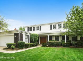 1614 S Surrey Ridge Dr, Arlington Heights, IL 60005