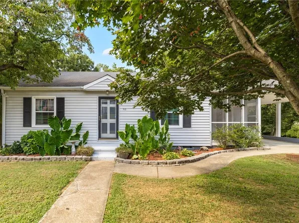 712 Sunset Ave, Mayodan, NC 27025