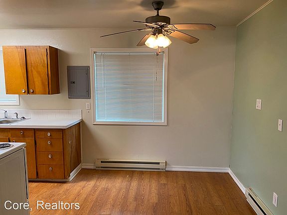3rd image of 2959 SE Monroe St #11