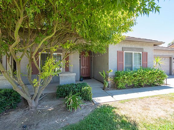 3rd image of 2415 E La Vida Ave