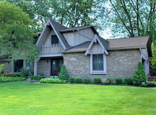 36339 Parklane Cir, Farmington Hills, MI 48335