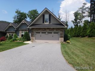 22 Waterside Dr, Hendersonville, NC 28791