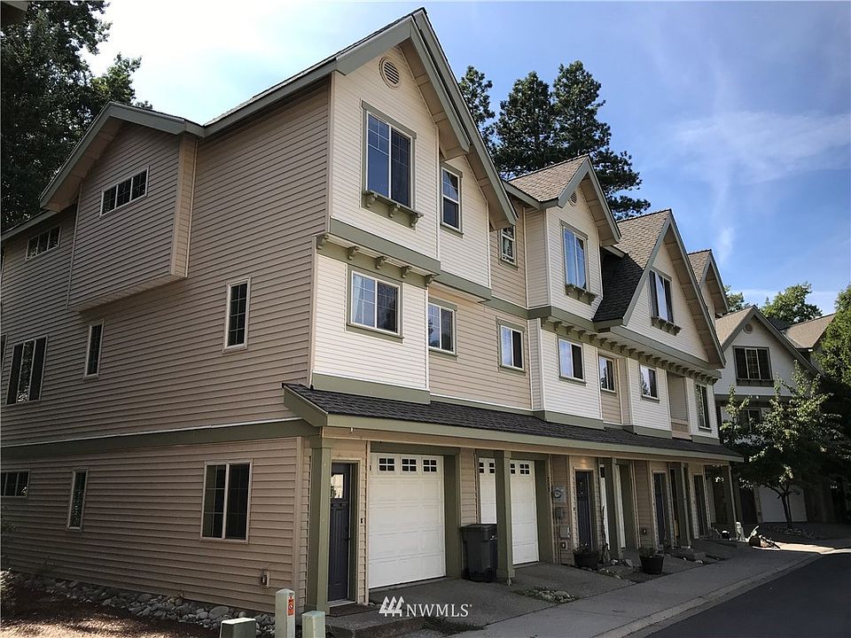 1st image of 215 Sagebrook Lane