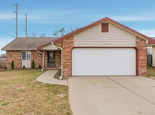 1505 Spring Cir, Haysville, KS 67060
