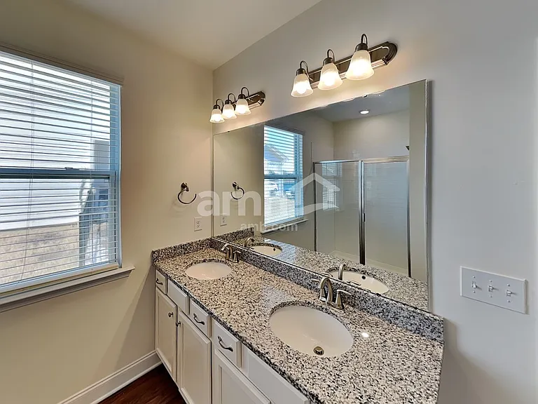 2328 Campbell Cove Ct — Photo 16