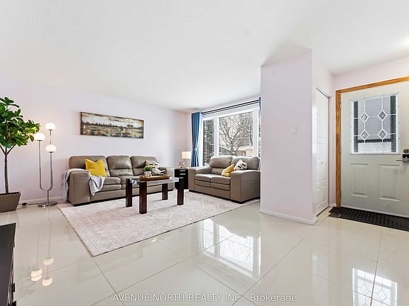 4th image of 923 Pinecrest Rd