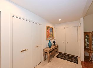 8626 N Fielding Rd, Bayside, WI 53217