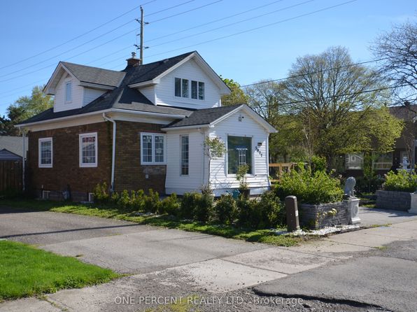 5977 Saint Marys St, Niagara Falls, ON L2J 1B8