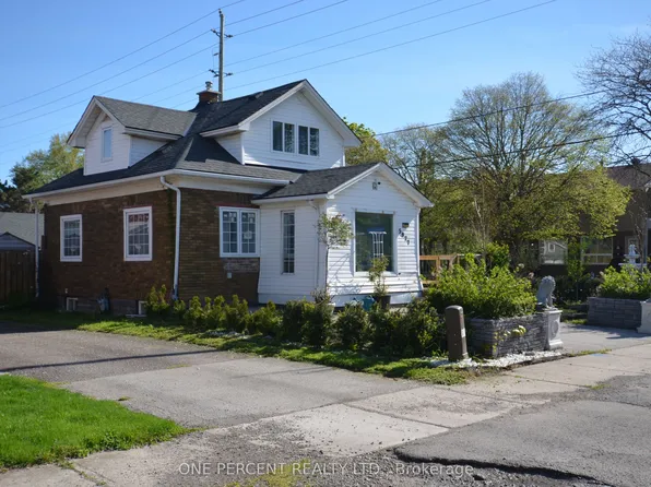 5977 Saint Marys St, Niagara Falls, ON L2J 1B8