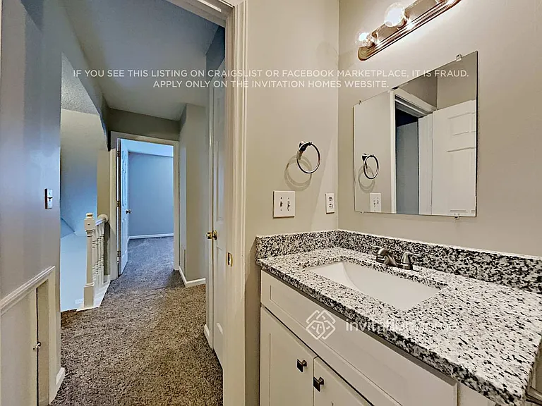 3939 Armitage Dr — Photo 21