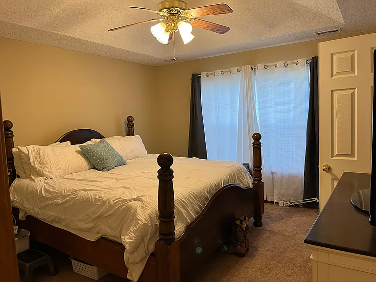 1302 Cloverleaf Ct — Photo 10