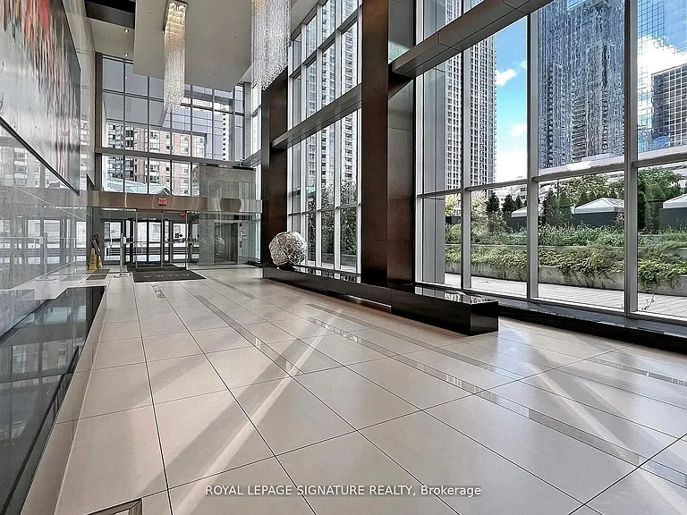 386 Yonge St #4508 — Photo 7