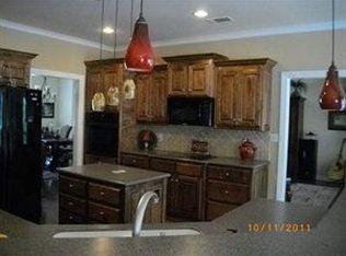 2 Hidden Valley Cv, Maumelle, AR 72113