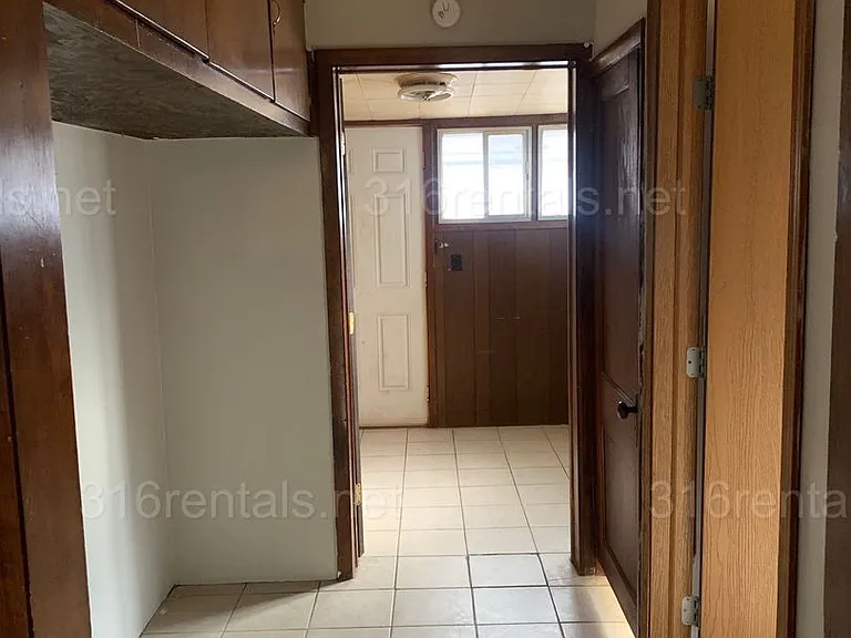 1230 S Fern St — Photo 6