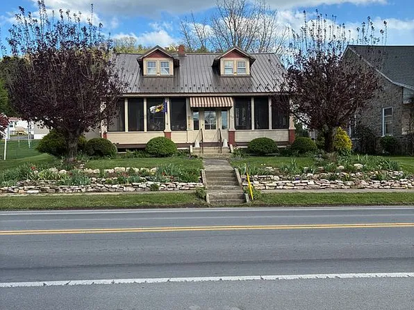 722 Main St, Mc Alisterville, PA 17049