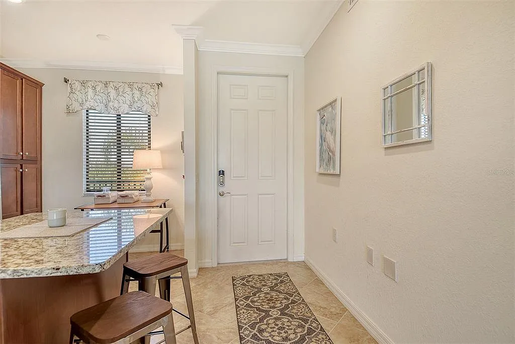 2 bed, 2.0 bath, 1107 sqft, $5,200 — Photo 4