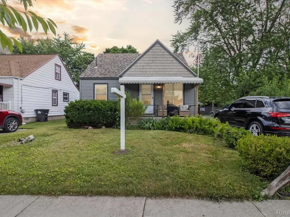 8025 Mayfair St, Taylor, MI 48180