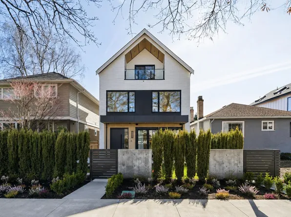 3036 W 13th Ave #2, Vancouver, BC V6K 2V2