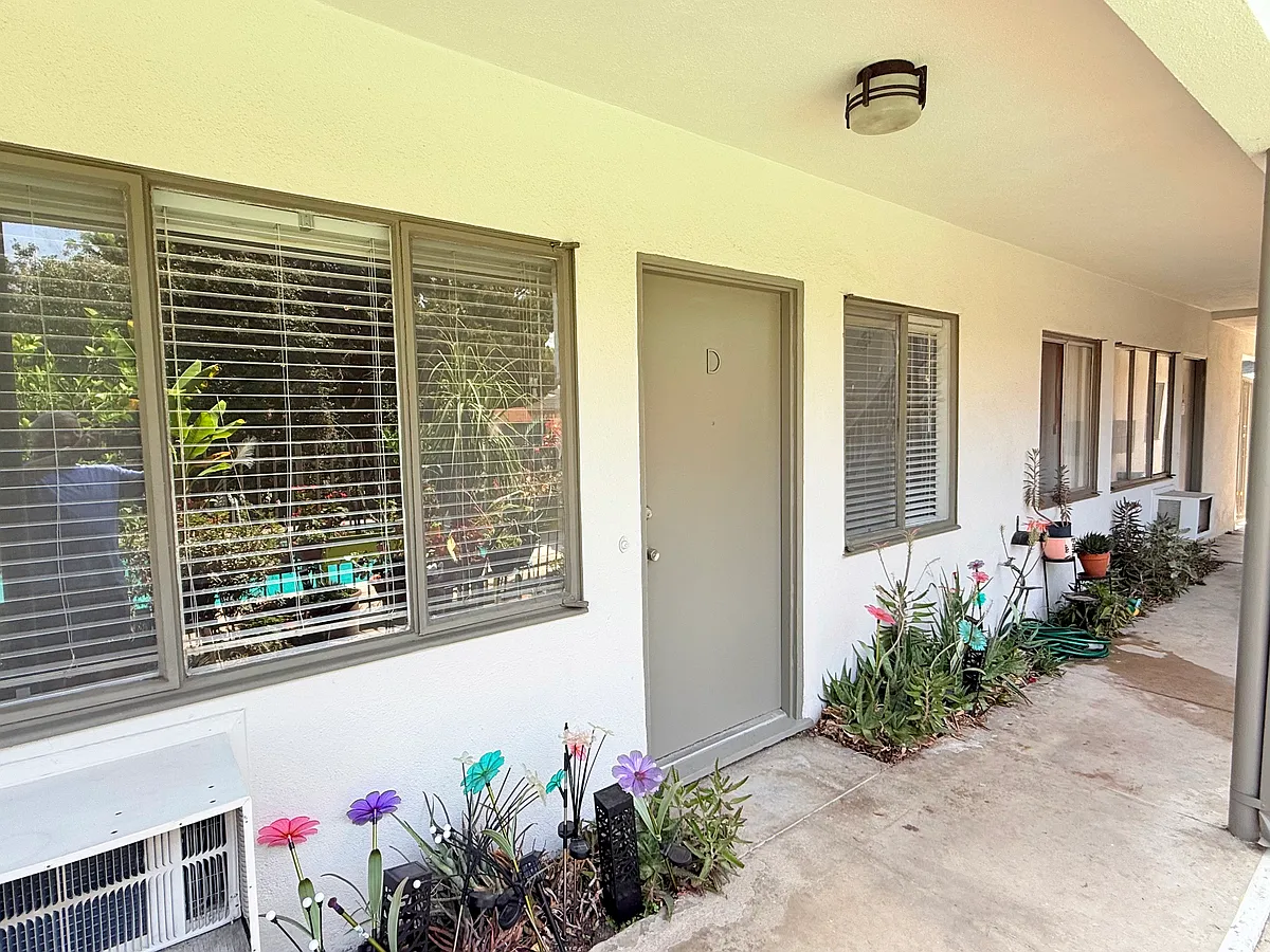 Building Photo - 400 W Alameda Ave #D