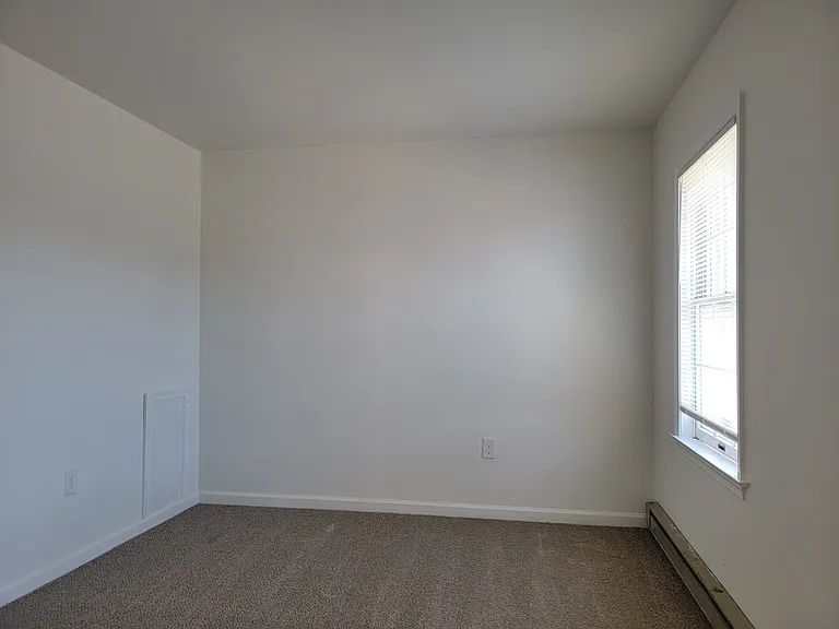 102 Bradford Dr — Photo 15