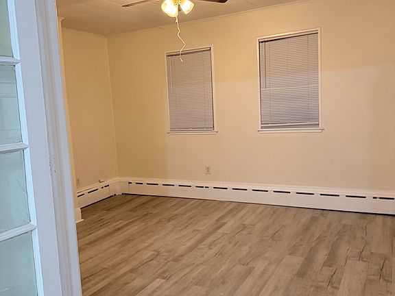 4th image of 259 Marshall St Floor 1