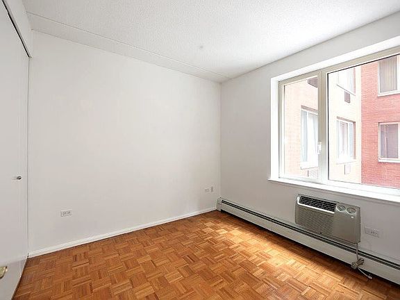 5th image of 95 Worth St #1201