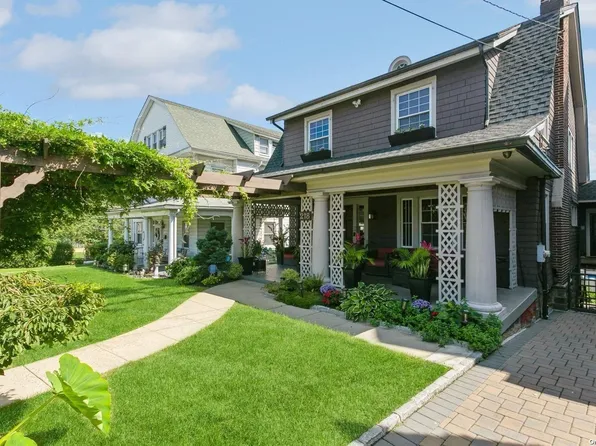 218 Park Avenue, Yonkers, NY 10703