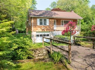 114 Bassick Rd, Trumbull, CT 06611