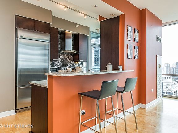 5th image of 1201 S Prairie Ave APT 2806