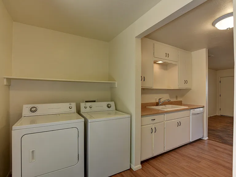 806 Campbell St — Photo 18